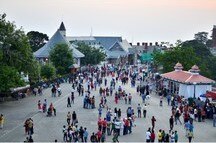 Bustling Ridge road in Shimla Bustling Ridge road in Shimla